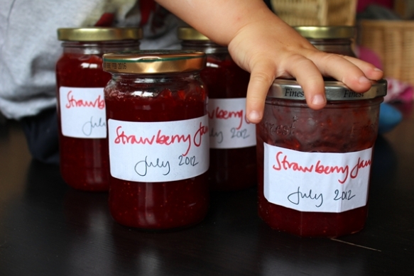 Homemade strawberry jam2