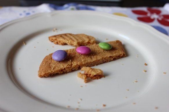 Toffee biscuits with smarties